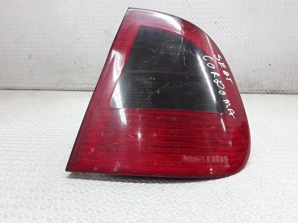 Lampa tylna w błotniku – Seat Cordoba (6K) (1993-1999)