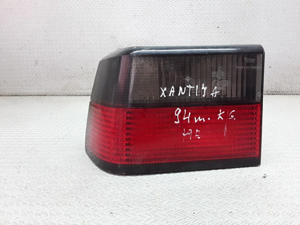 Lampa tylna w błotniku – lewa