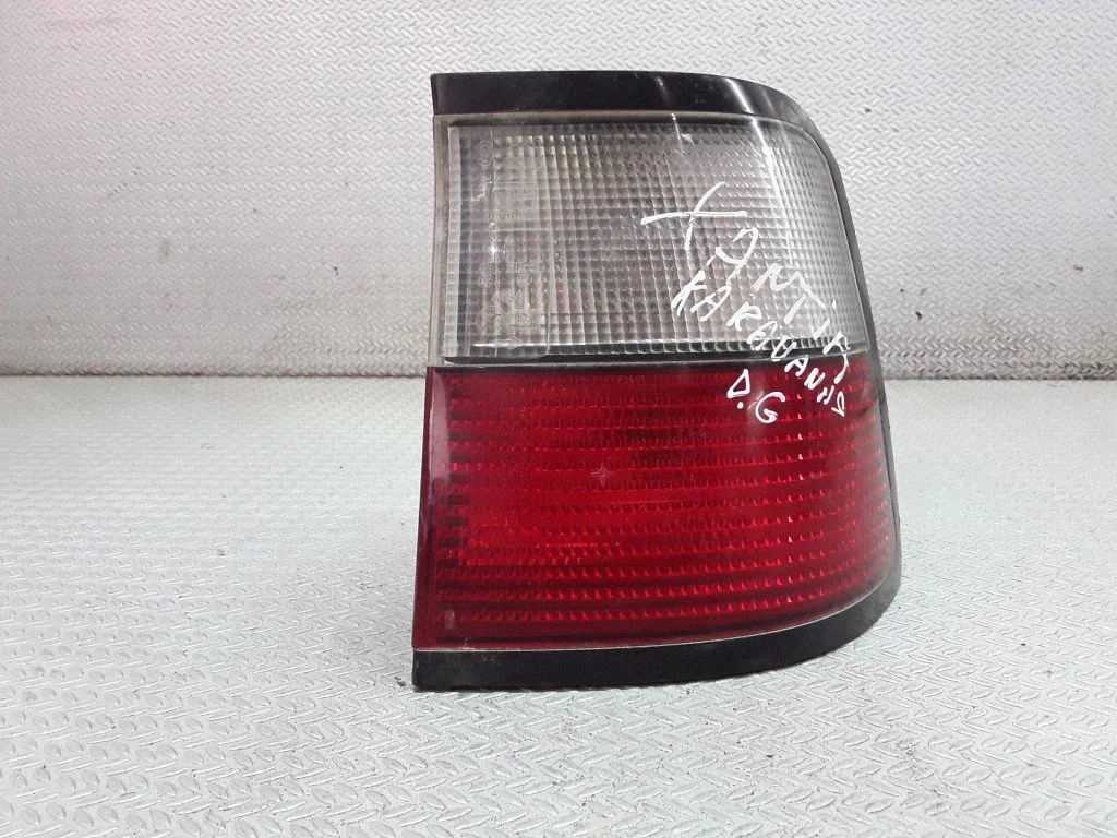 Lampa tylna w błotniku – prawa