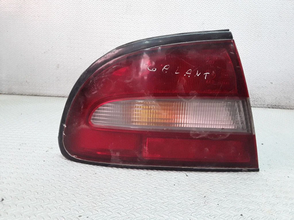 Lampa tylna w błotniku 0431593L