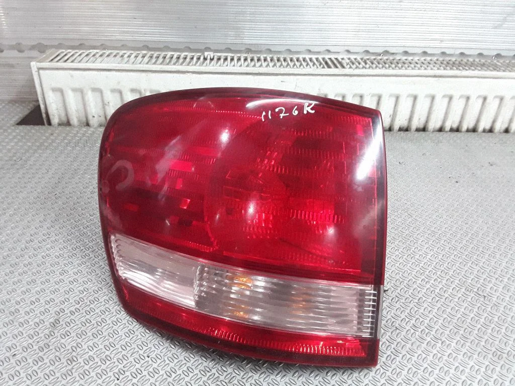 Lampa tylna w błotniku – lewa