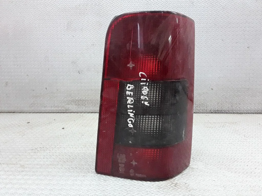 Lampa tylna w błotniku – prawa