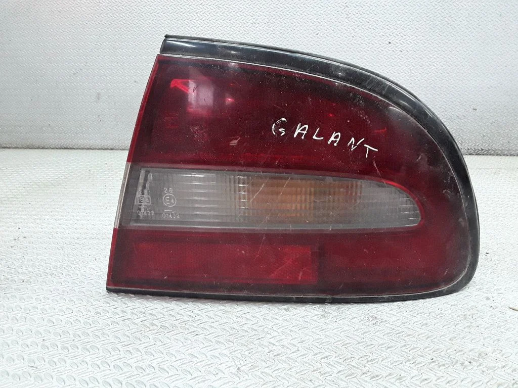 Lampa tylna w błotniku 0431593R