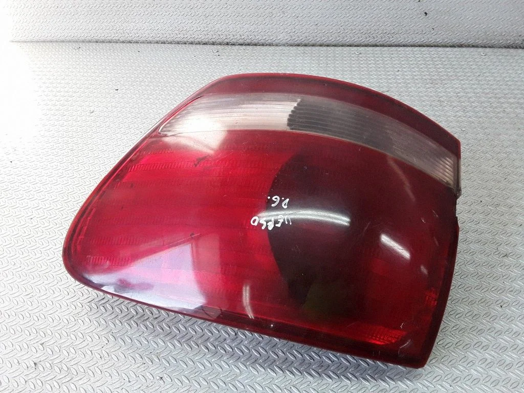 Lampa tylna w błotniku – prawa