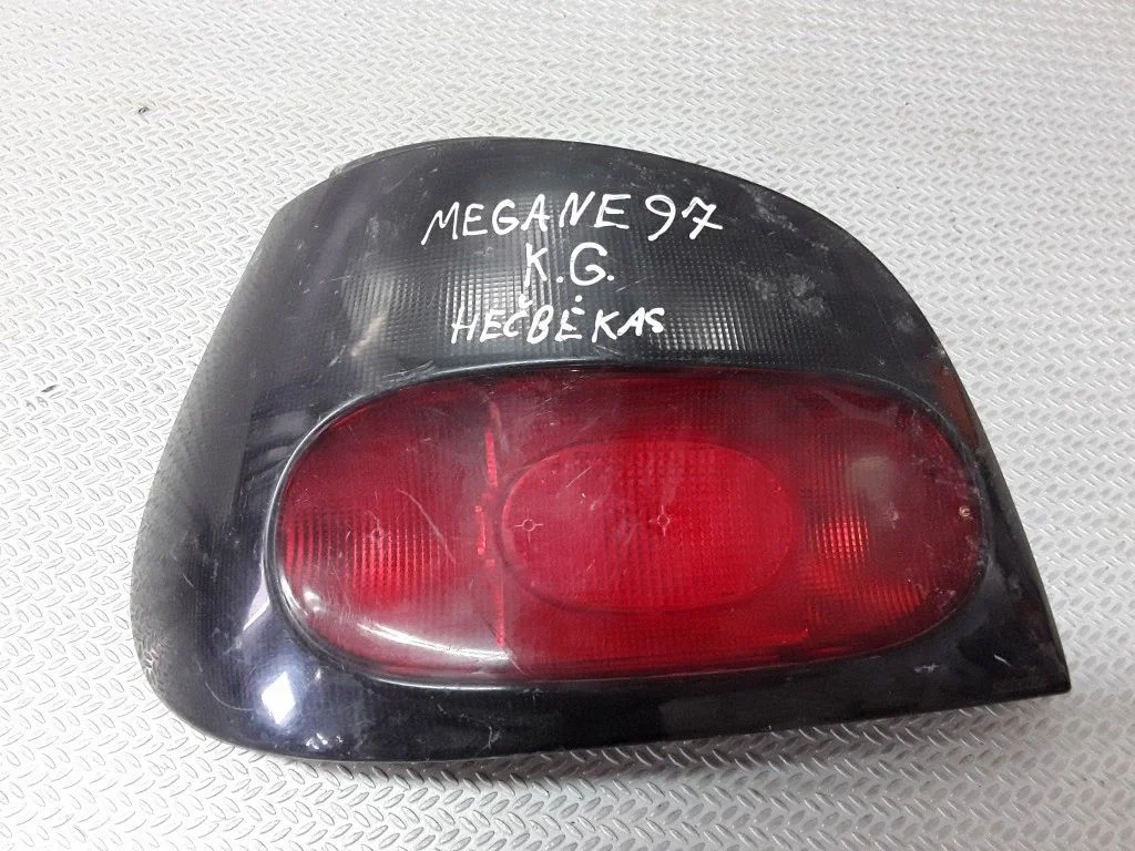 Lampa tylna w błotniku 7700828137