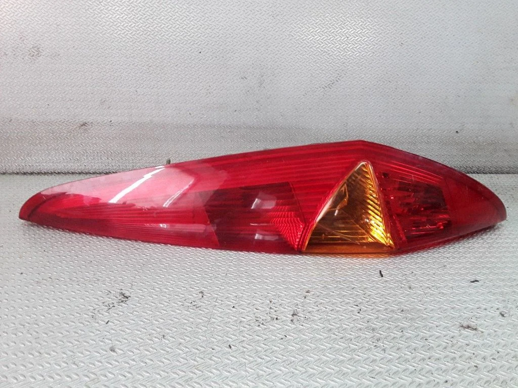 Tagatuli keres 46523769 – Fiat Punto (176) (1993-1999)
