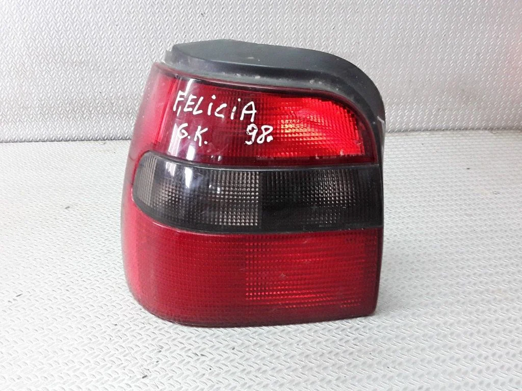 Lampa tylna w błotniku – Skoda Felicia I (1994-1998)