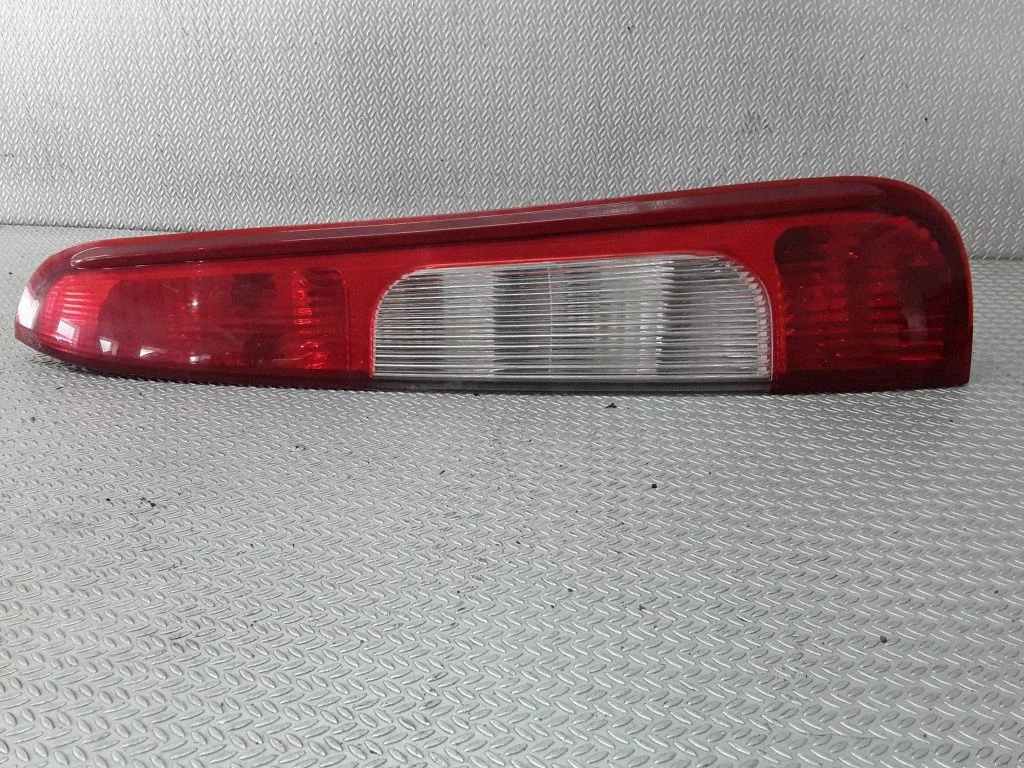Rear/tail lights – Ford Focus C-MAX (2003-2010)