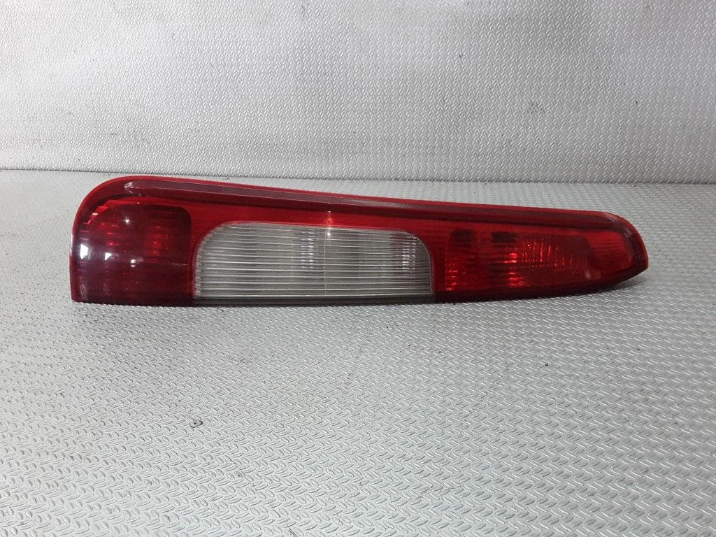 Rear/tail lights – Ford Focus C-MAX (2003-2010)
