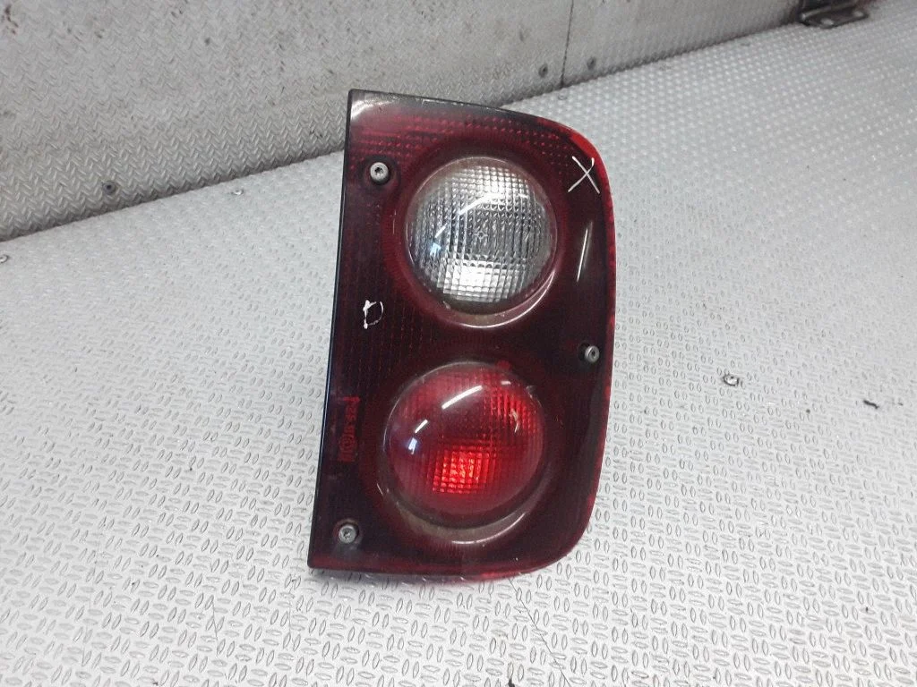 Rear/tail lights – Land Rover Freelander (1996-2006)