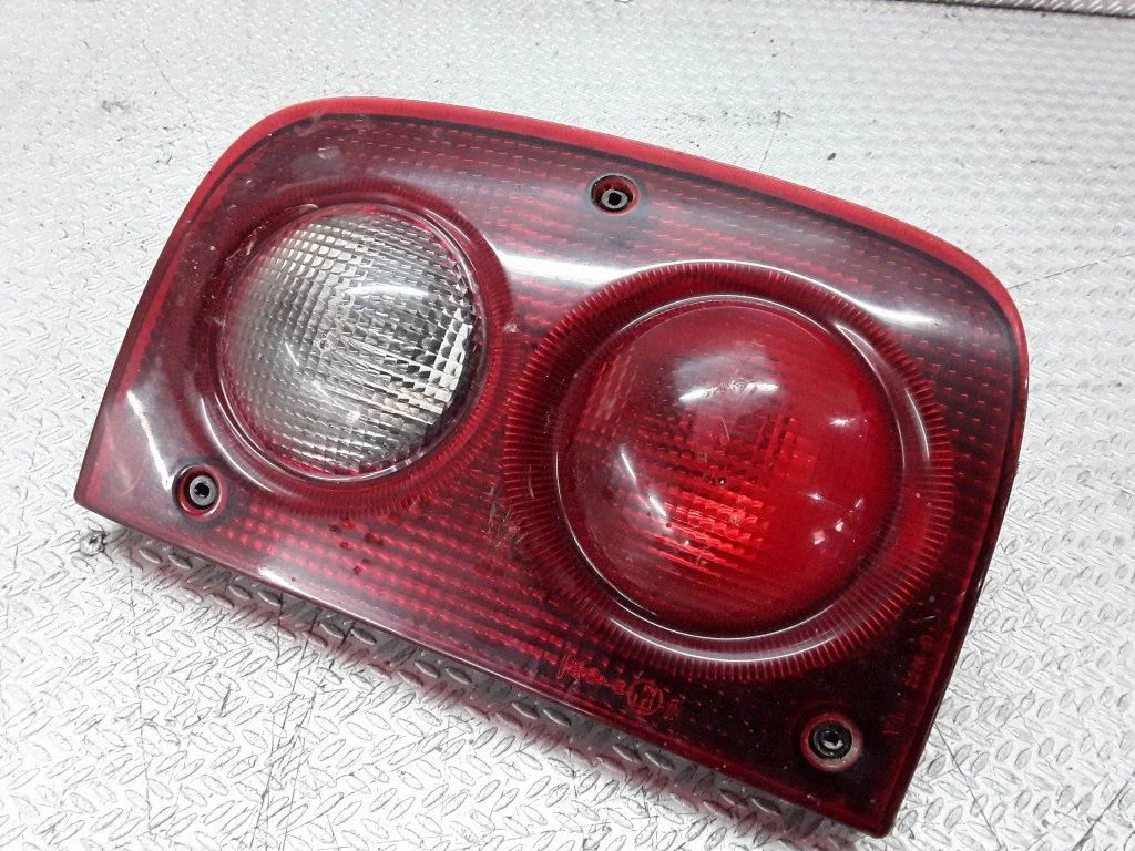 Rear/tail lights – Land Rover Freelander (1996-2006)