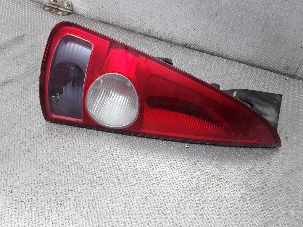 Lampa tylna w błotniku – Renault Espace - Grand espace IV (2004-2014)