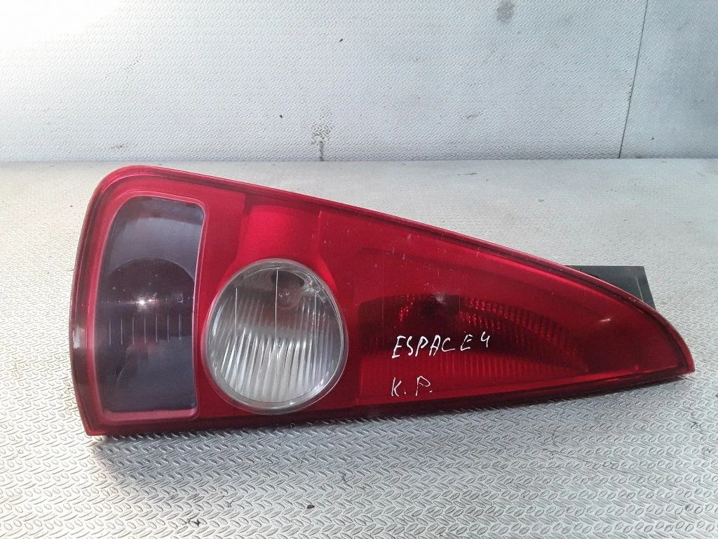 Rear/tail lights 8200027153