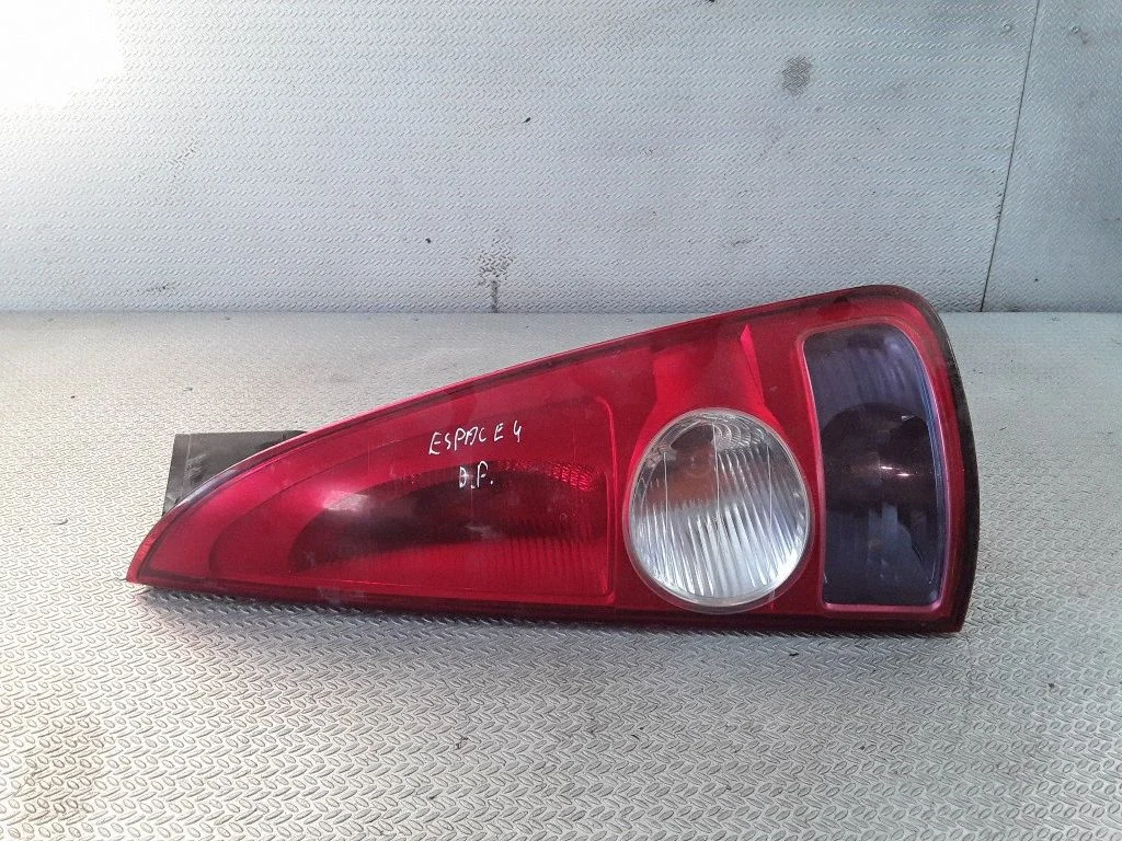 Rear/tail lights 8200027152