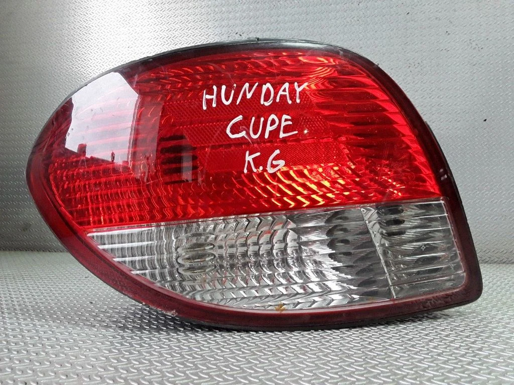 Rear/tail lights – left