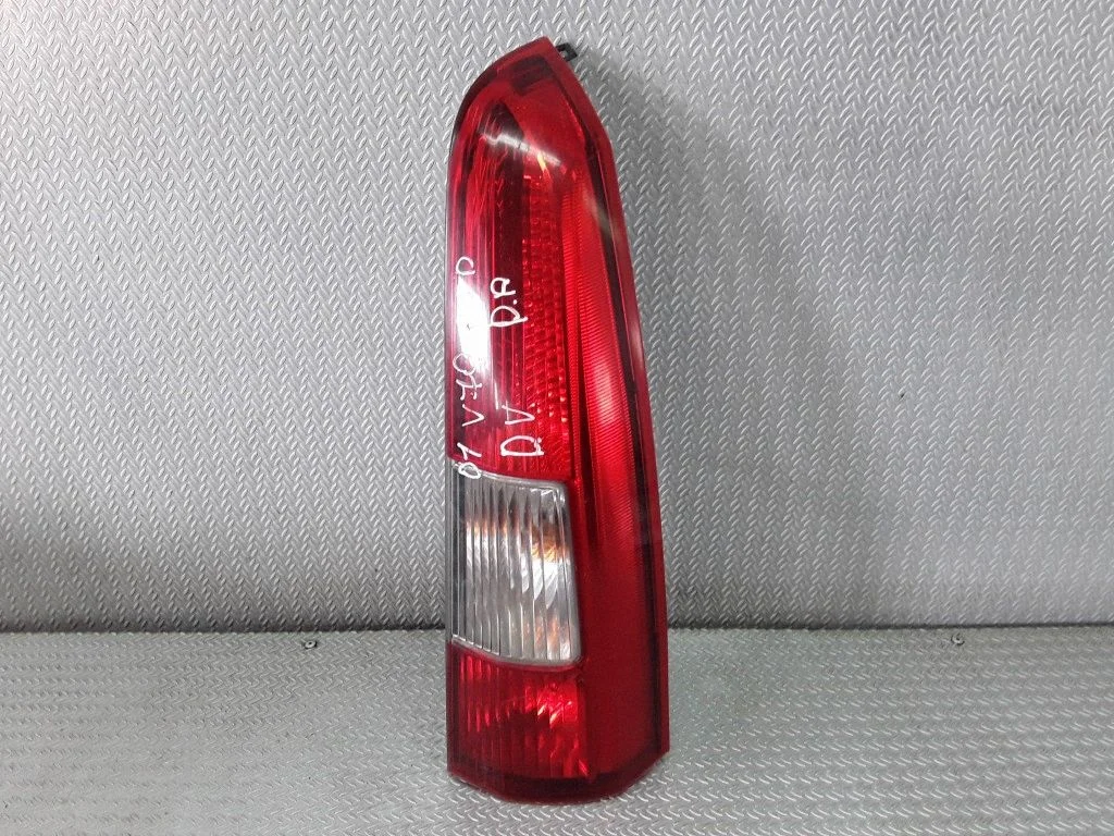 Lampa tylna w błotniku 9154494ECE