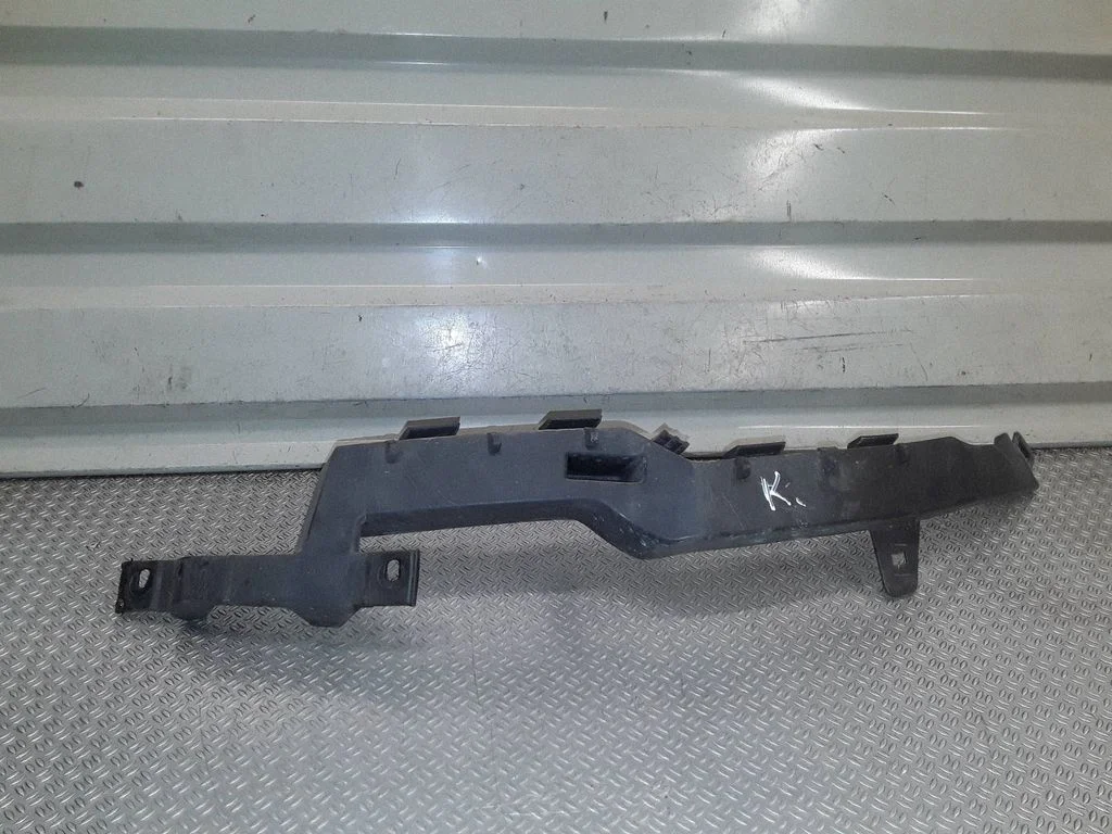Esitule kinnitusklamber – Opel Meriva B (2010-2016)