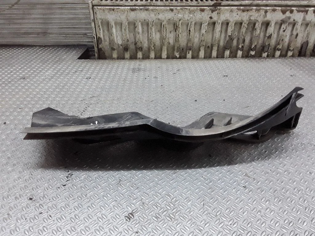Headlight/headlamp mounting bracket – Volkswagen Passat B6 (2005-2010)