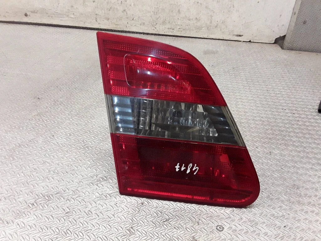 Lampa tylna w klapie A1698201564