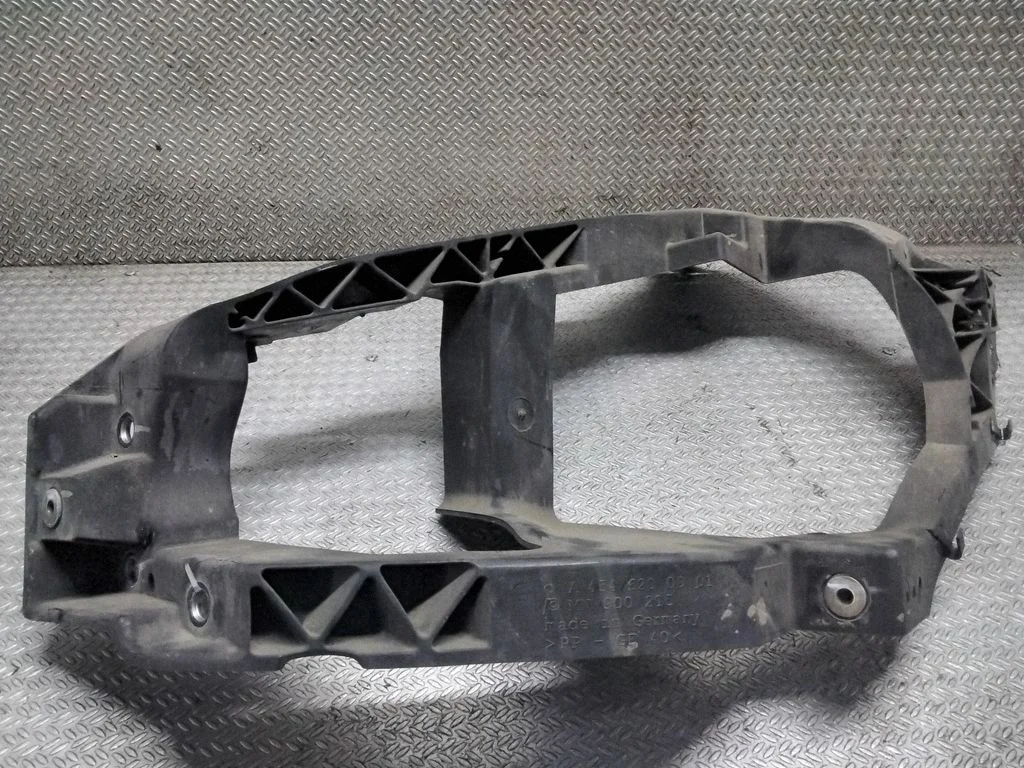 Headlight/headlamp mounting bracket A4546200901