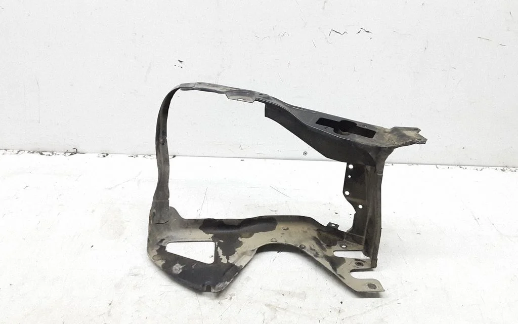 Headlight/headlamp mounting bracket – Mercedes-Benz S-Class W220 (1998-2006)