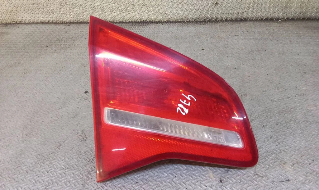 Lampa tylna w klapie 13260838