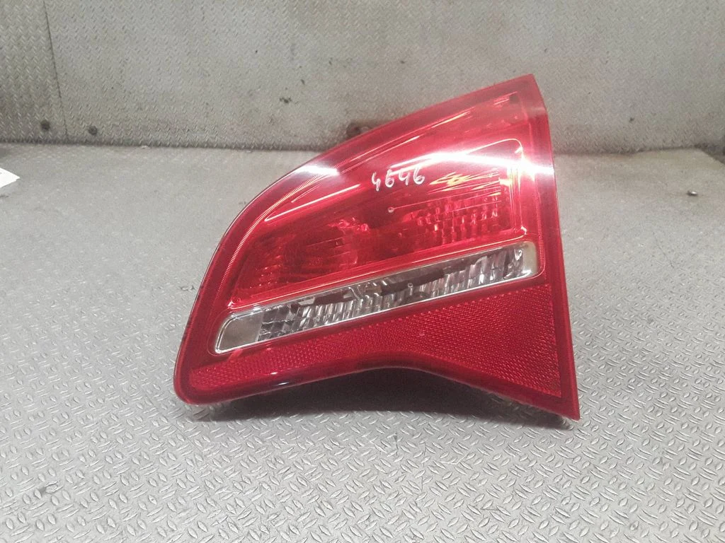 Lampa tylna w klapie 21628003