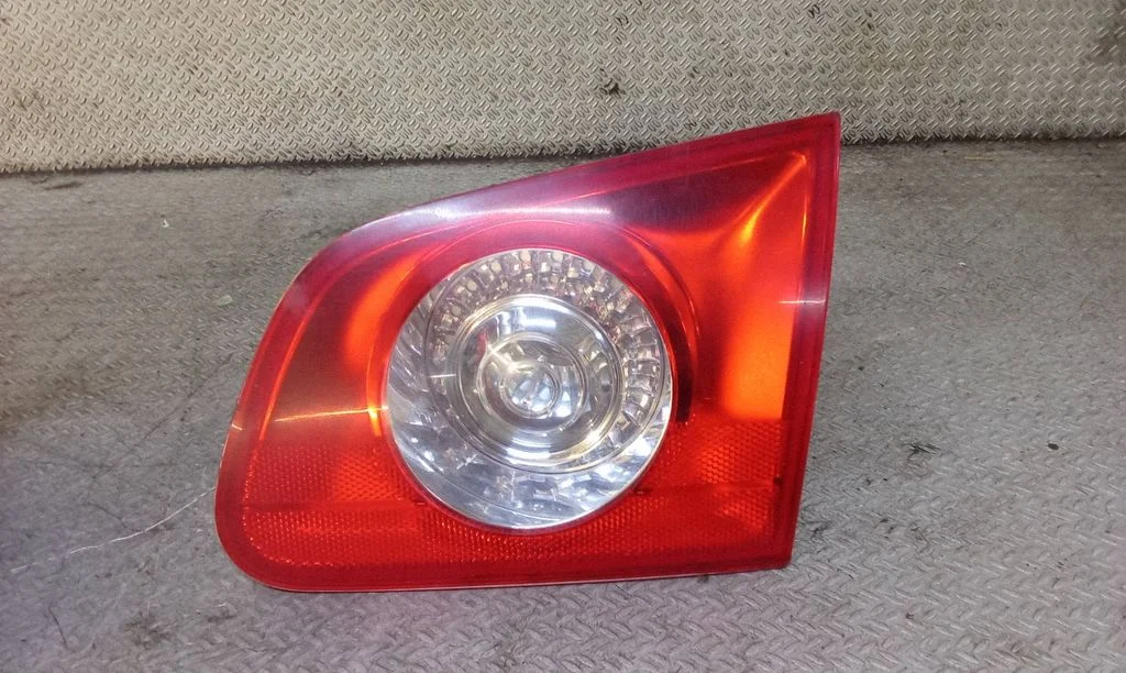 Tailgate rear/tail lights – Volkswagen Passat CC (2008-2016)