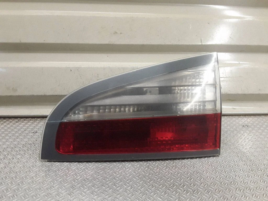 Tailgate rear/tail lights – Ford S-MAX (2006-2015)