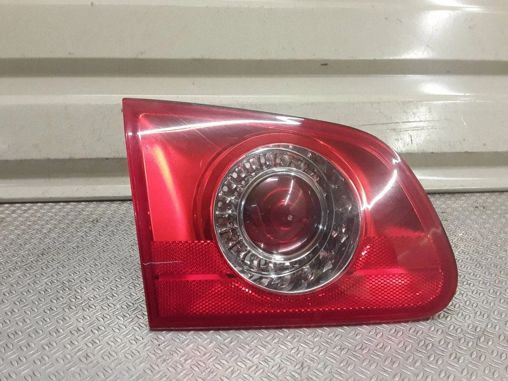 Lampa tylna w klapie 3C9945093