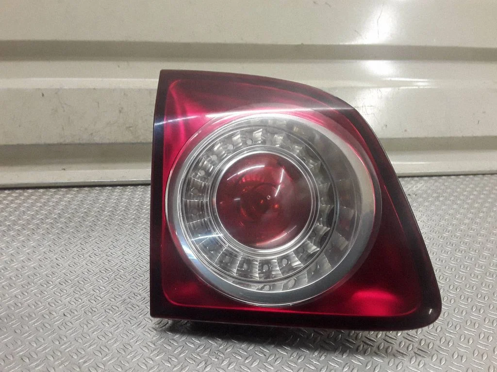 Lampa tylna w klapie 5M0945093H