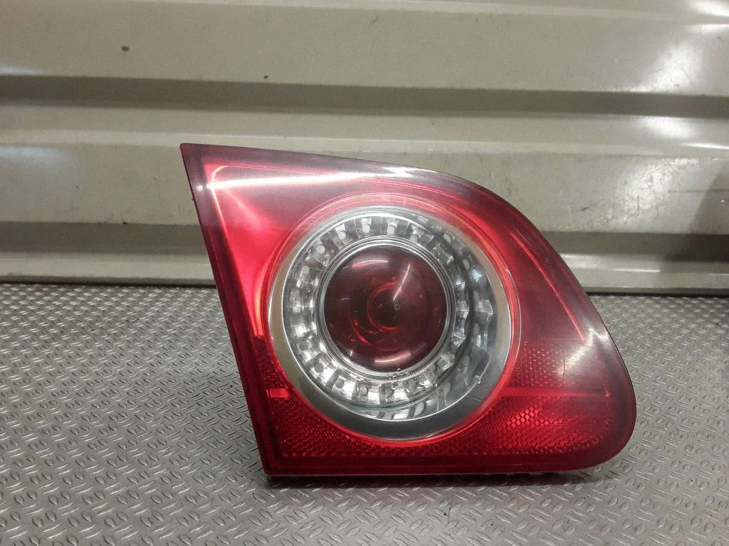 Lampa tylna w klapie 3C5945093E