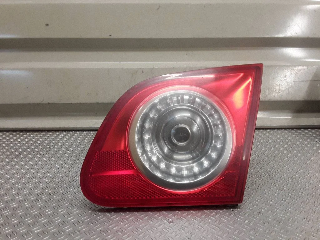 Tailgate rear/tail lights – Volkswagen Passat CC (2008-2016)