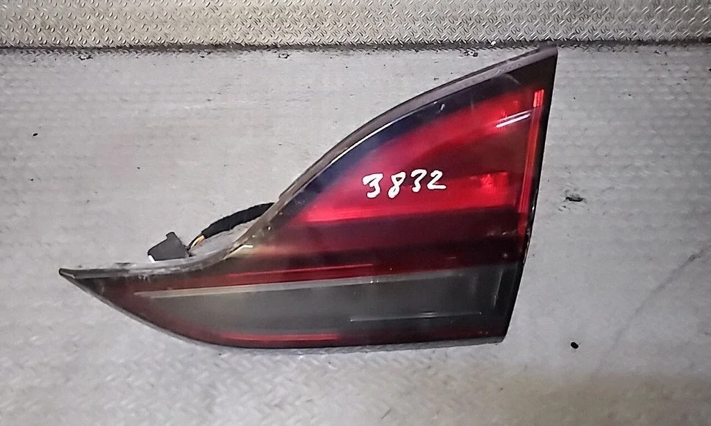 Lampa tylna w klapie 13292359