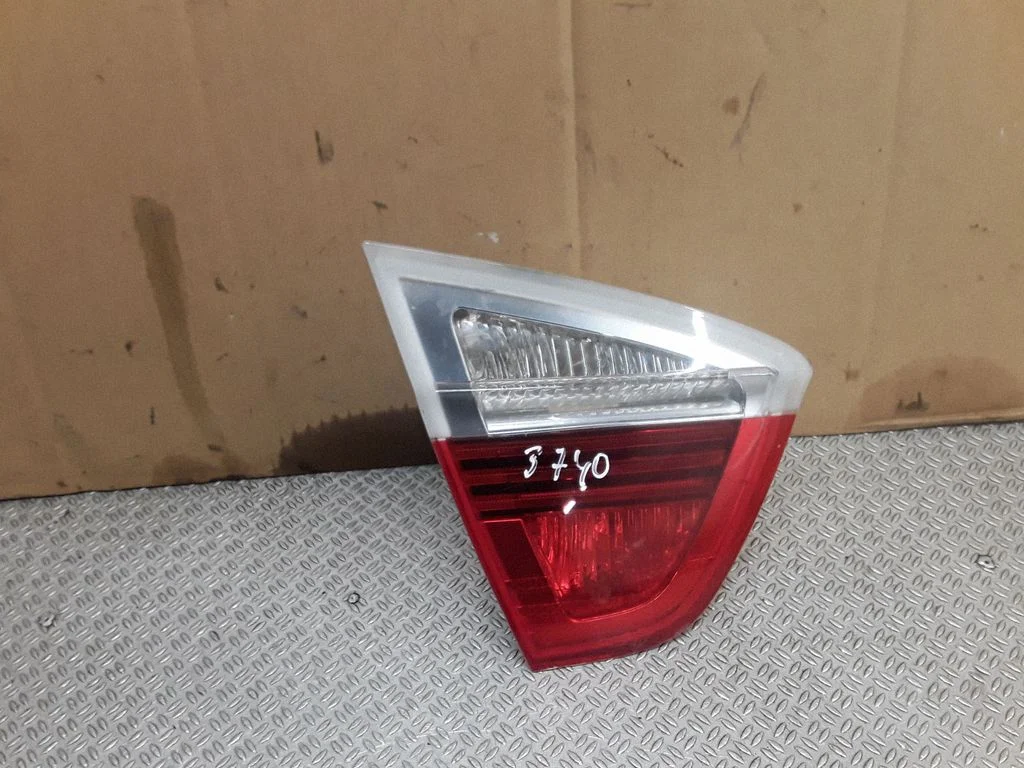 Lampa tylna w klapie 693745918