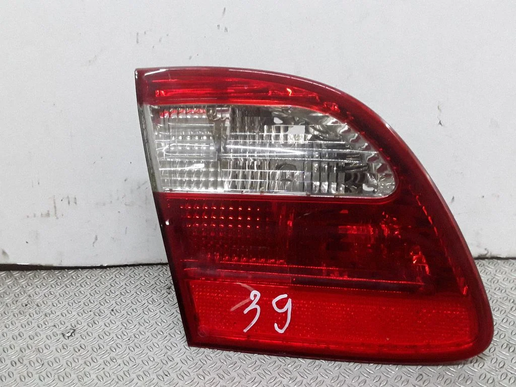 Tailgate rear/tail lights – Mercedes-Benz E-Class W211 (2002-2009)