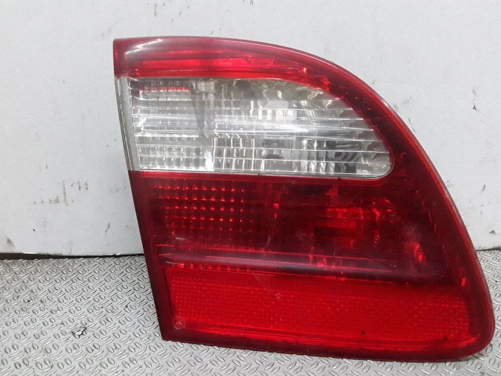 Tailgate rear/tail lights – Mercedes-Benz E-Class W211 (2002-2009)