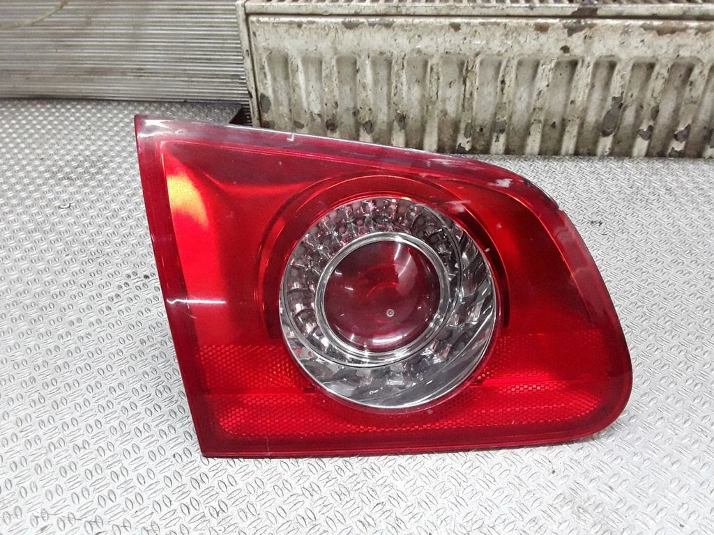 Lampa tylna w klapie 3C9945093