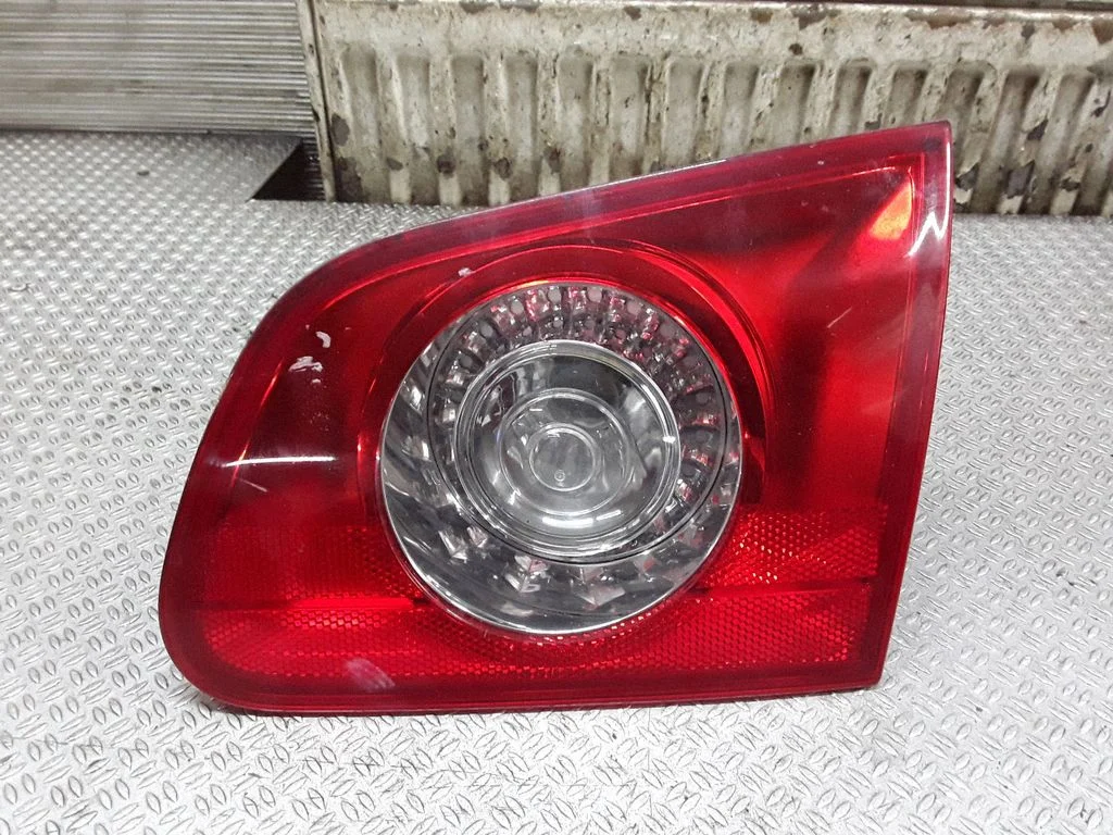 Lampa tylna w klapie 3C9945094