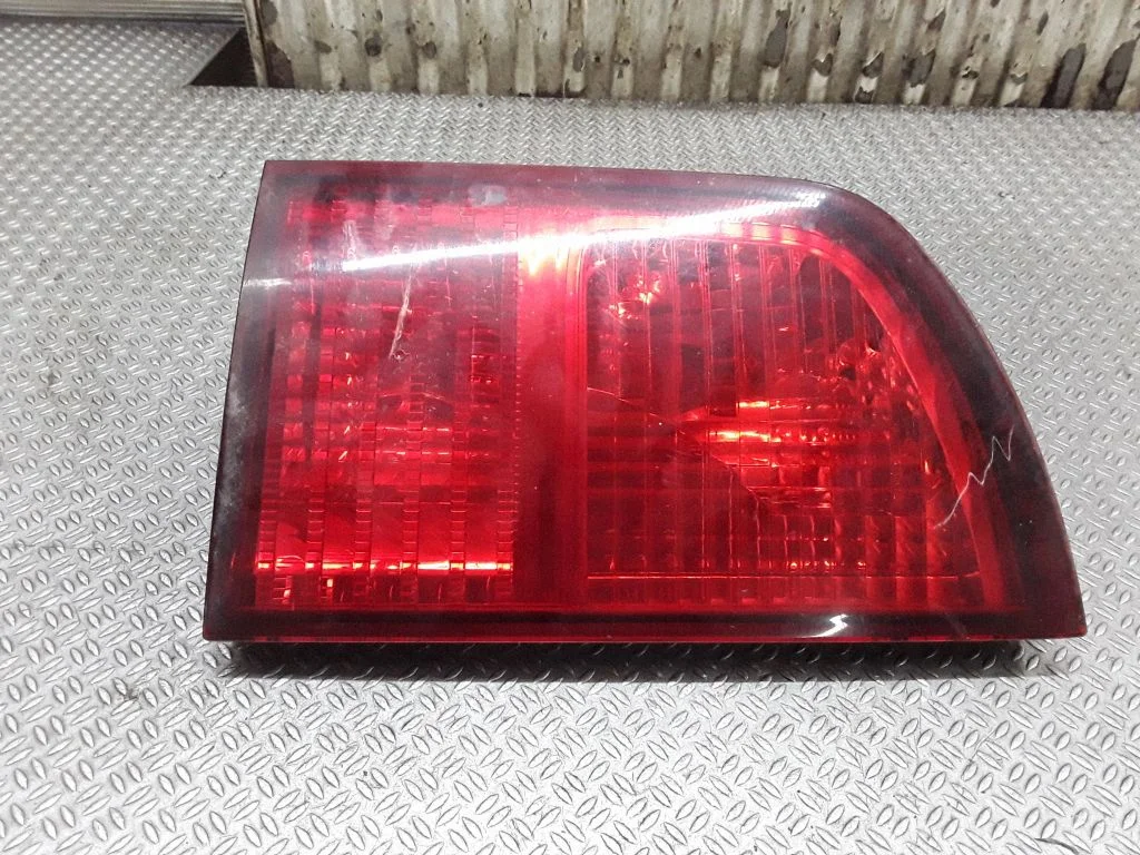Tailgate rear/tail lights – left