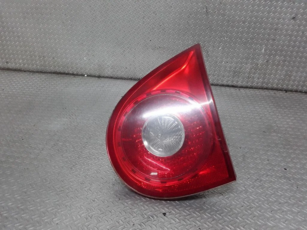 Lampa tylna w klapie 1K6945094E