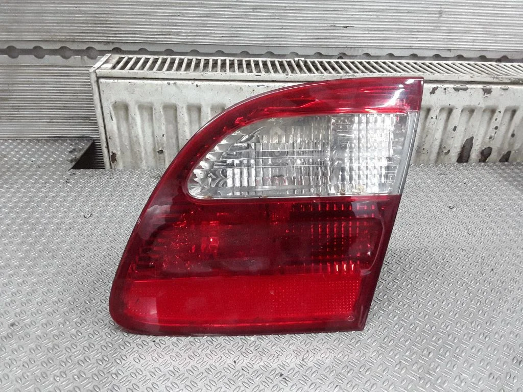 Lampa tylna w klapie A2118201464