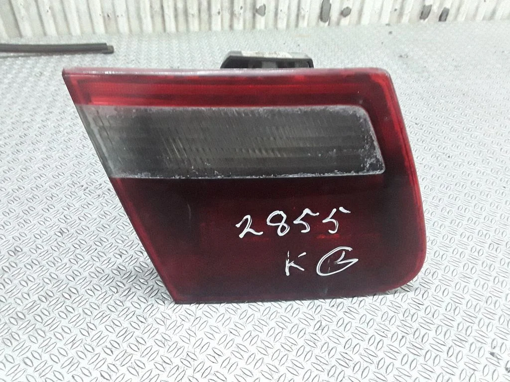 Aizmugurējais lukturis bagāžnieka vākā 63218368759
