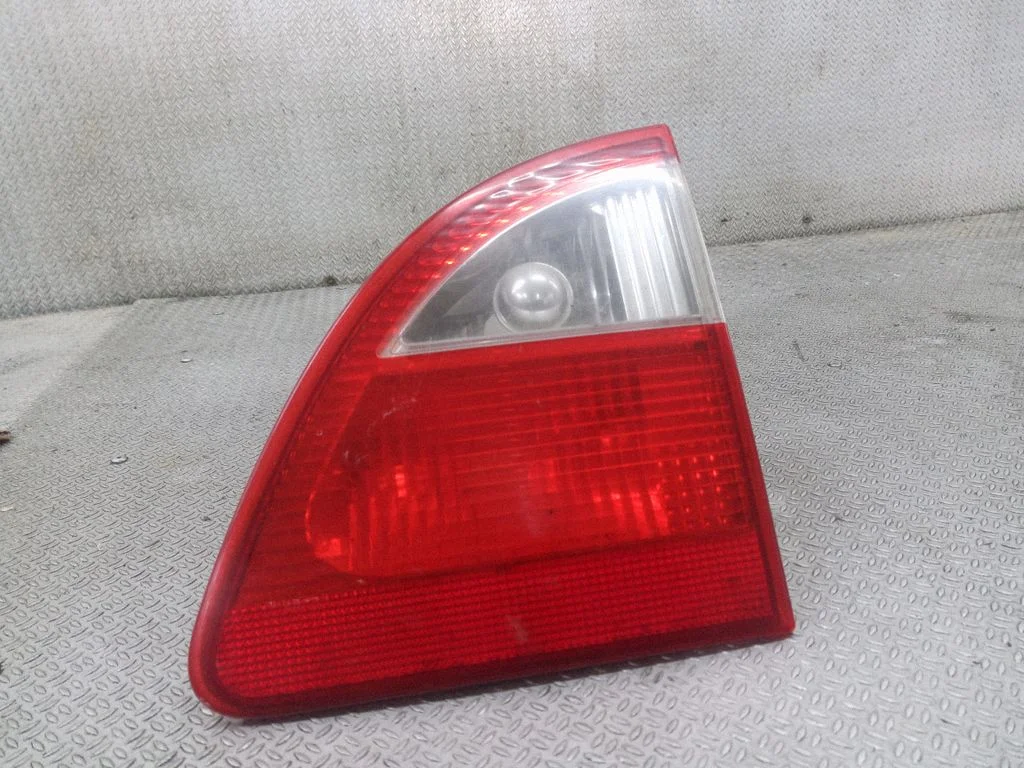 Tailgate rear/tail lights – Ford Galaxy (2000-2006)
