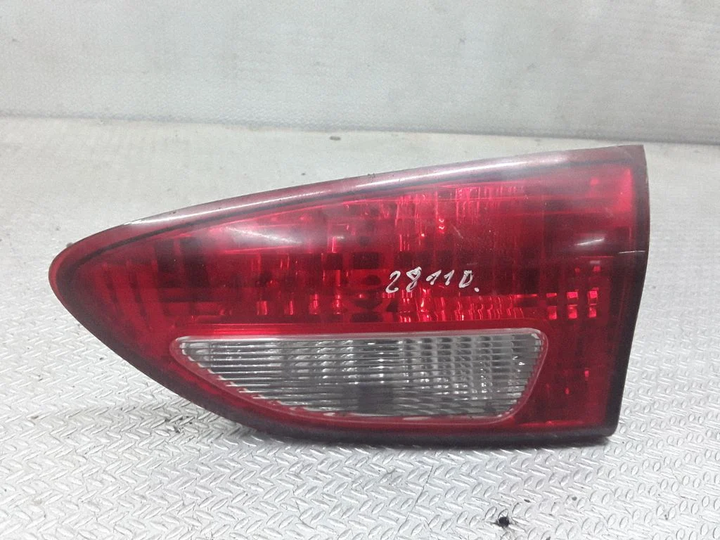 Aizmugurējais lukturis bagāžnieka vākā – Subaru B9 Tribeca (2006-2007), labā