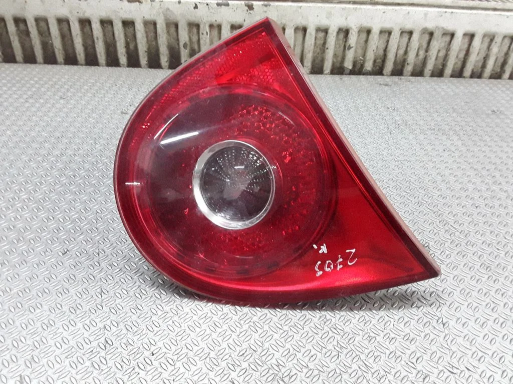 Lampa tylna w klapie 1K6945093G