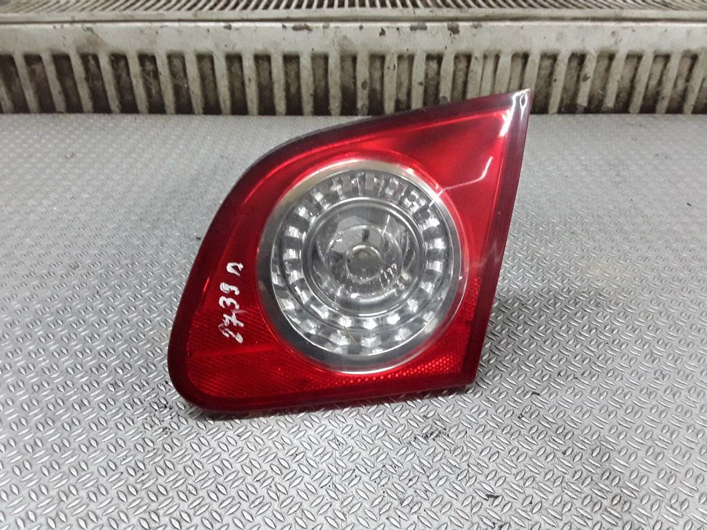 Tailgate rear/tail lights – Volkswagen Passat B6 (2005-2010)