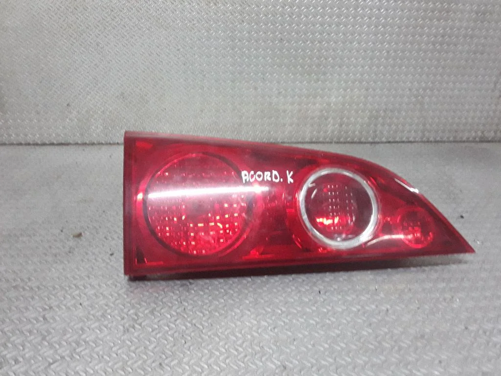 Lampa tylna w klapie – lewa
