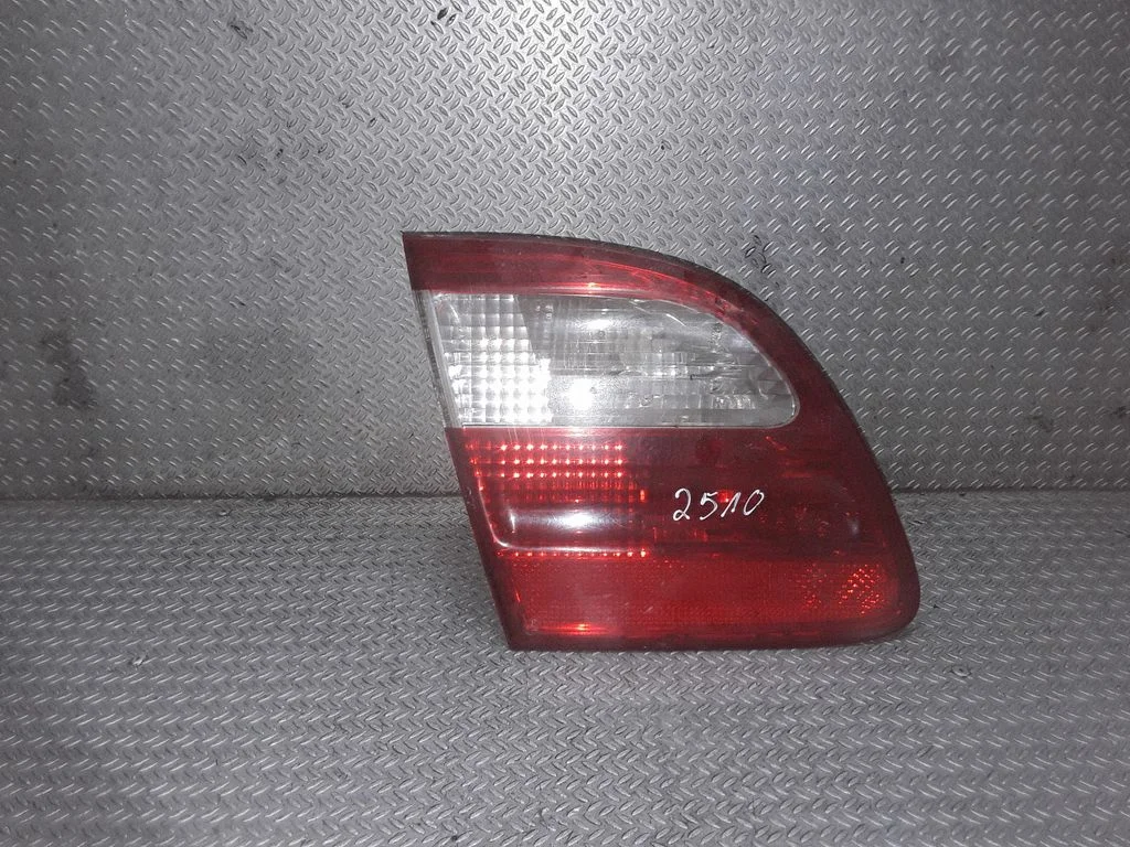 Tailgate rear/tail lights – Mercedes-Benz E-Class W211 (2002-2009)