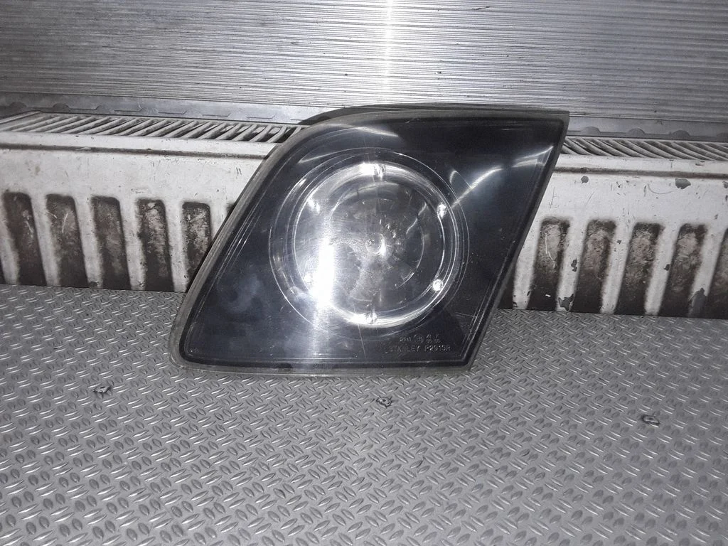 Tailgate rear/tail lights – Mazda 3 I (2003-2006)